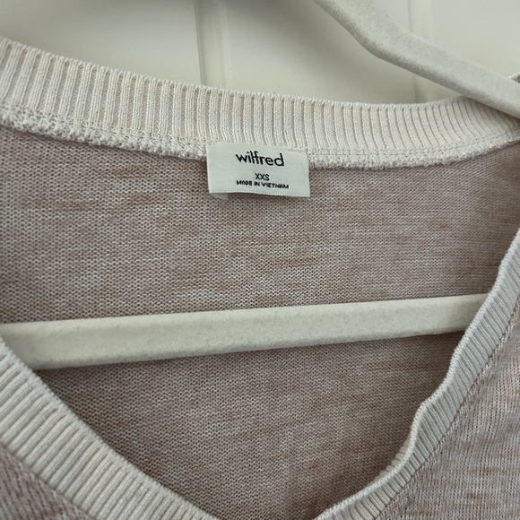 Wilfred Lightweight V Neck Lightweight Sweater - Picture 3 of 4